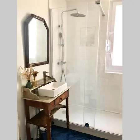 Charmant Appartement Parisien Proche Tour Eiffel דירה